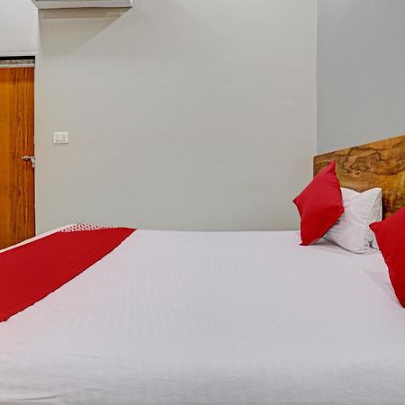 OYO 90395 Hotel 9 Surat Exterior foto